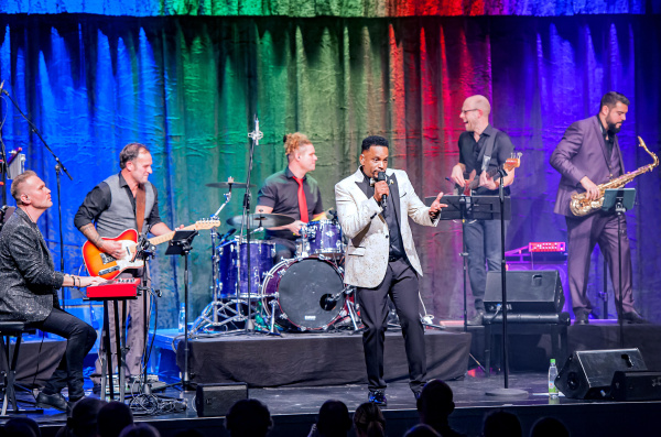 A Tribute to Barry White – by Tony Davis